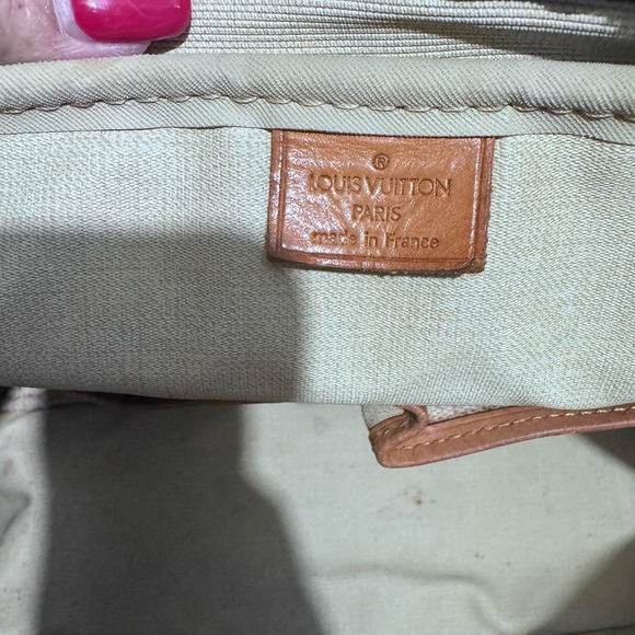 Louis Vuitton Monogram Handbag Deuville - Picture 15 of 16